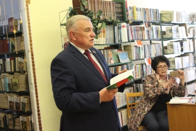 Депутат встретился с учащимися колледжа