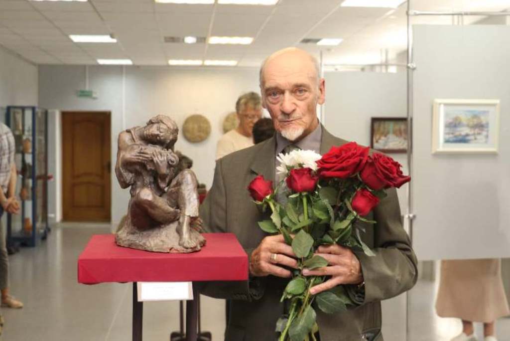 “Знайсці сябе”. У гісторыка-краязнаўчым музеі адкрылася выстава заслужанага дзеяча мастацтваў Беларусі Уладзіміра Церабуна