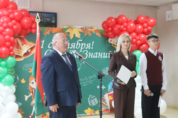 Прошла торжественная линейка в Залесской средней школе
