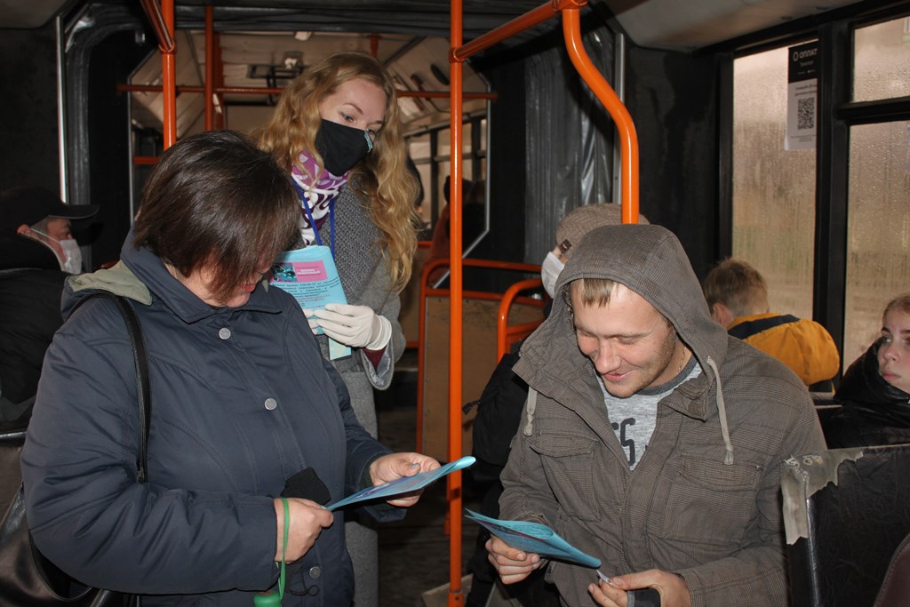 Профилактическая акция "Защити себя сам!" проходит в общественном транспорте Сморгони