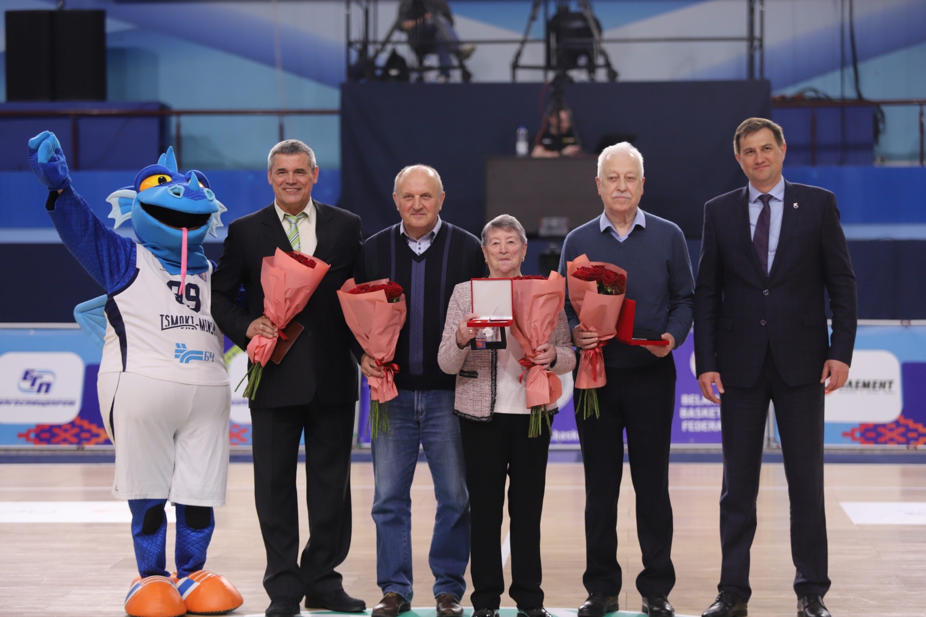 В Минске вручили нагрудные знаки отличия Белорусской федерации баскетбола. Тренер Валерий Юрченко среди награждённых