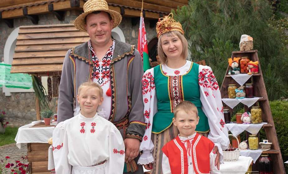 Проголосуйте за наших, поддержите финалистов от Гродненщины. БРСМ запустил голосование, чтобы выбрать "Властелина села online"