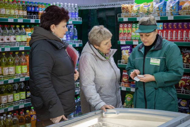 Свежий взгляд на торговлю: в Сморгонском районе проверили работу автолавок и магазинов на селе Свежий взгляд на торговлю: в Сморгонском районе проверили работу автолавок и магазинов на селе