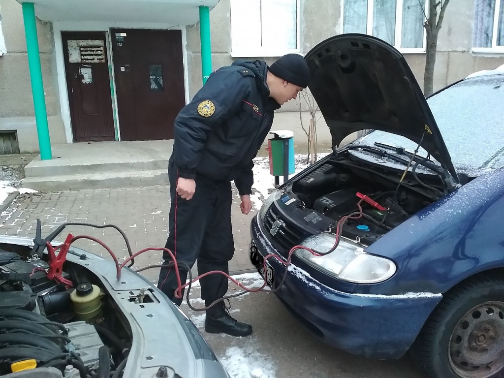 Сотрудники Сморгонского отдела охраны помогли автовладельцу
