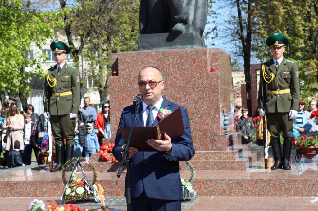 В Сморгони прошёл митинг, посвящённый 78-ой годовщине Победы в Великой Отечественной войне