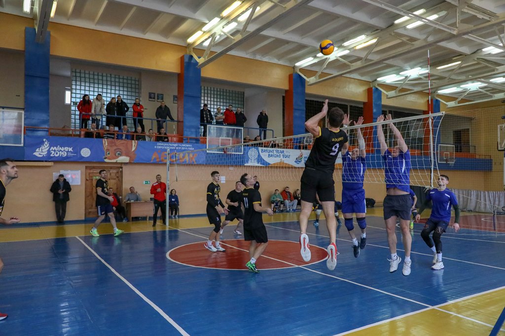 В Сморгони проходит чемпионат района по волейболу