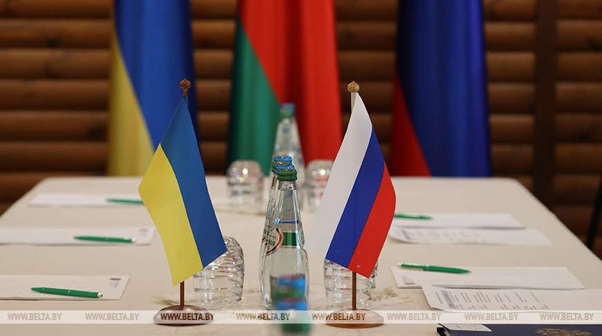 Михаил Подоляк заявил, что третий раунд переговоров РФ и Украины пройдет "в ближайший день-два"