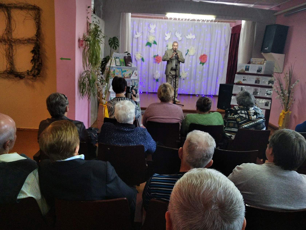  16 мая в филиале «Сосновская сельская библиотека-клуб» прошла литературно- музыкальная композиция «В единстве наша сила»