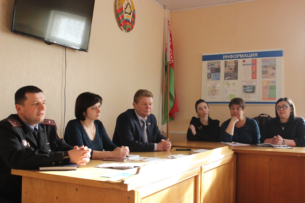 В Сморгонском РОВД прошла «ярмарка вакансий» для ранее осужденных лиц