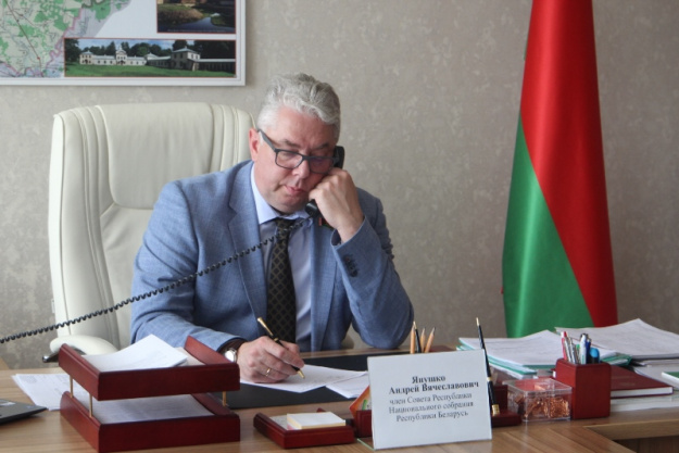 С вопросами социальной сферы обратились сморгонцы к члену Совета Республики Андрею Янушко