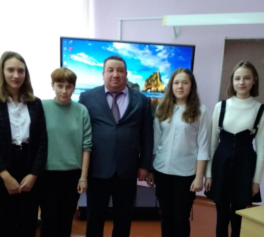 С учениками школы активного гражданина в Вишнево 25 февраля встретился делегат VI Всебелорусского народного собрания Михаил Найдич