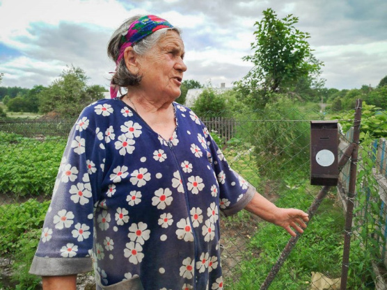 В деревне Каменице Сморгонского района Мария Михайловская вот уже почти 70 лет бережно ухаживает за местным крестом
