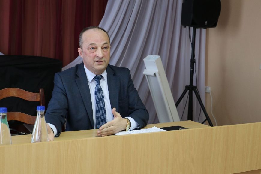 Глава района Геннадий Хоружик обсудил проект новой Конституции с жителями микрорайона Центрального 