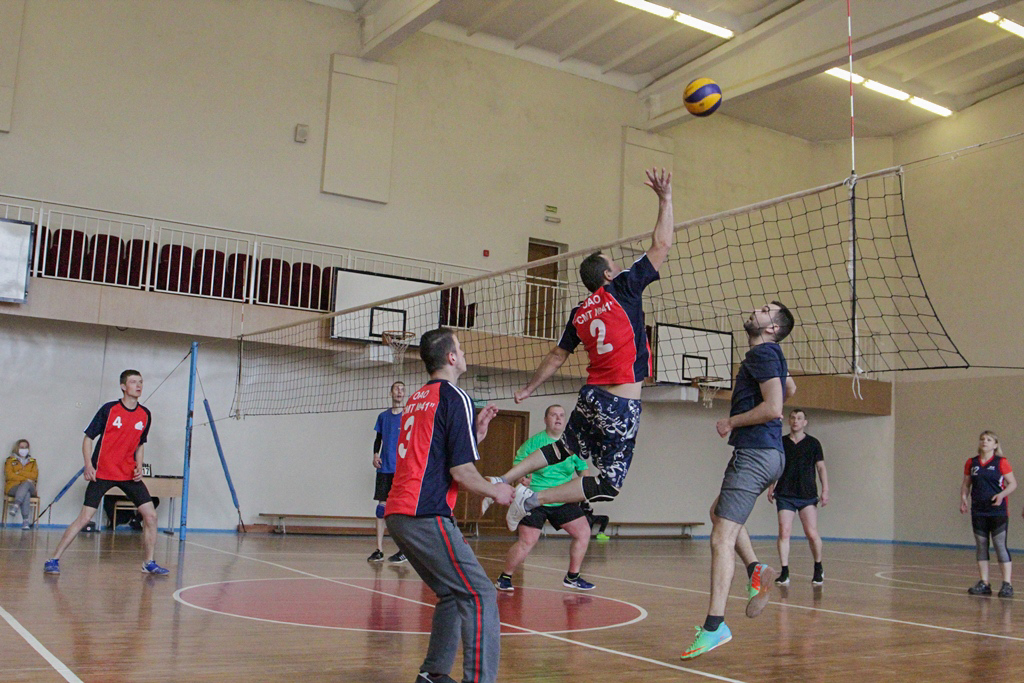 В Сморгони прошли районные соревнования по волейболу среди организаций