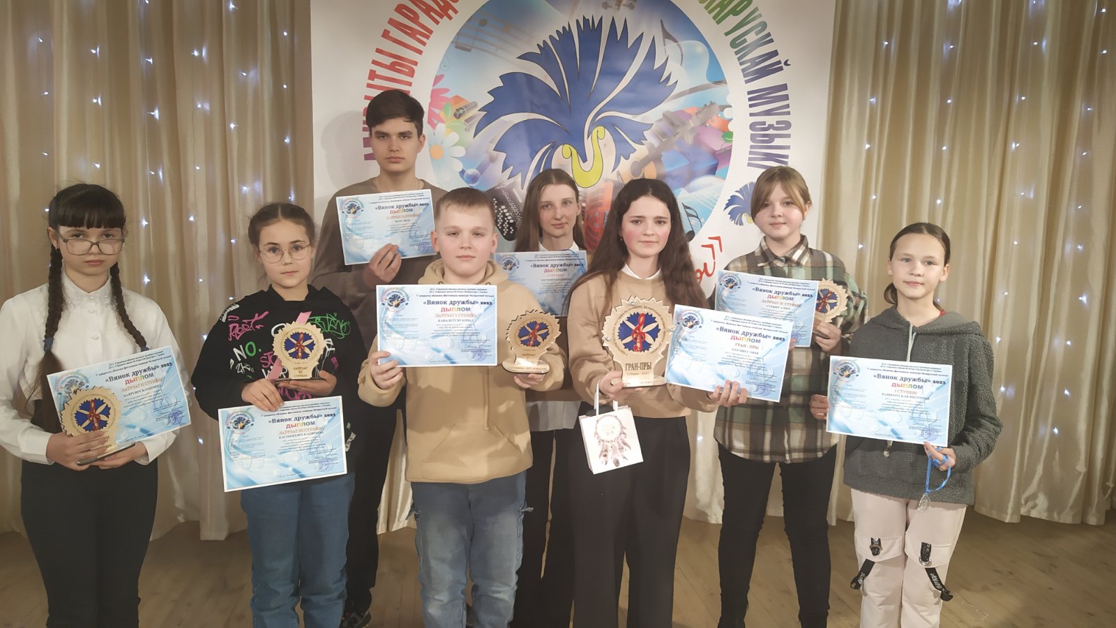 Победы учащихся пятой школы на областном фестивале-конкурсе  белорусской музыки «Вянок дружбы»