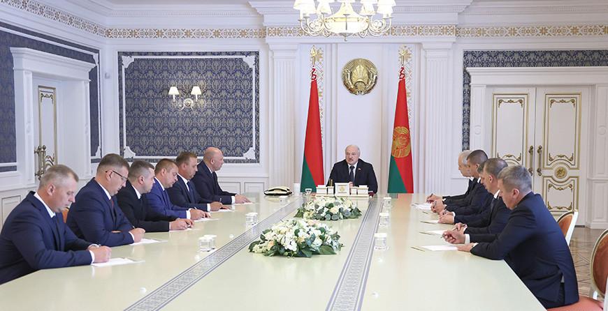 Новые руководители в районах и другие важные назначения. Подробности кадрового дня у Александра Лукашенко