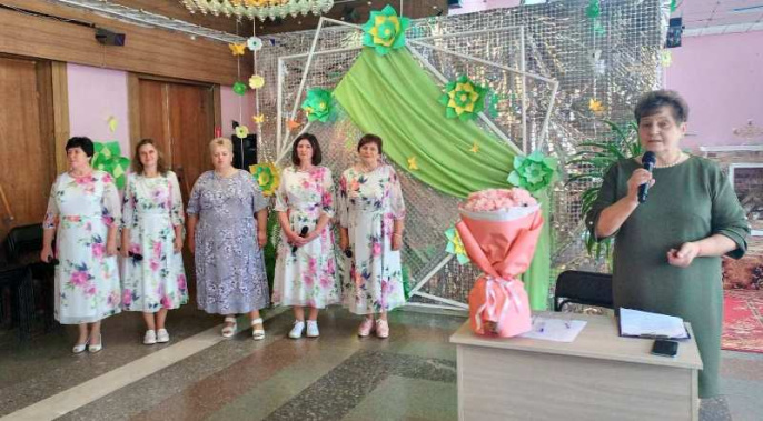 «Мудрость, добро и любовь»: праздник для старшего поколения состоялся в Вишневском Доме культуры