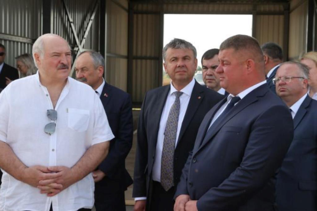 "Задача номер один". Александр Лукашенко требует шире использовать семена отечественной селекции "Задача номер один". Александр Лукашенко требует шире использовать семена отечественной селекции