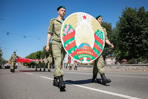 Праздничное шествие ко Дню Независимости прошло по центральным улицам Сморгони