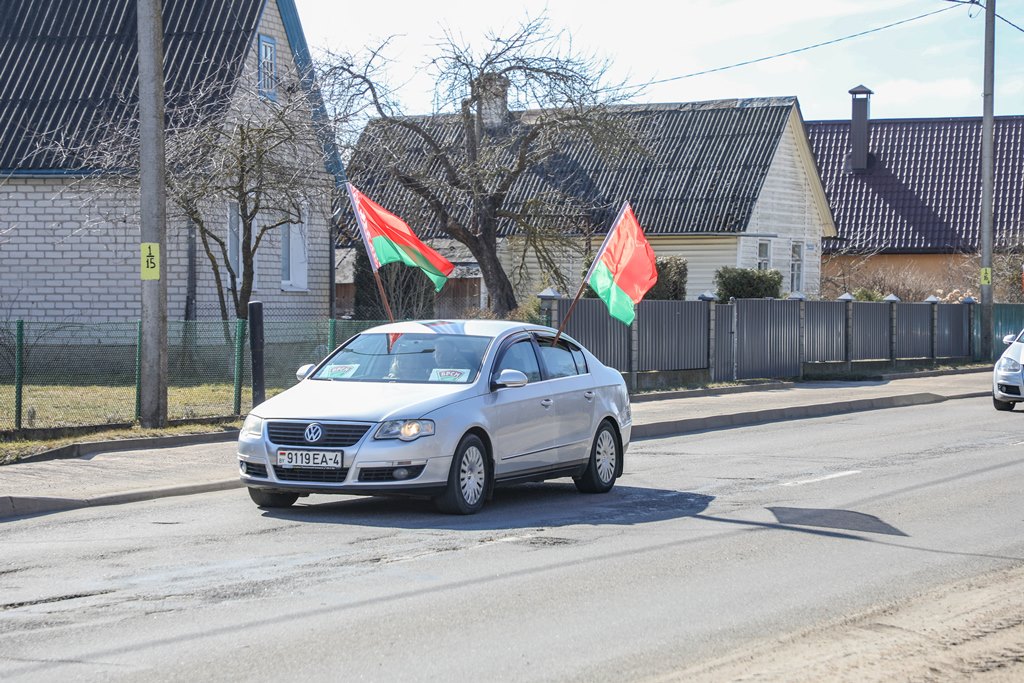 В Сморгони прошёл автопробег посвящённый 80-летию трагедии в Хатыни