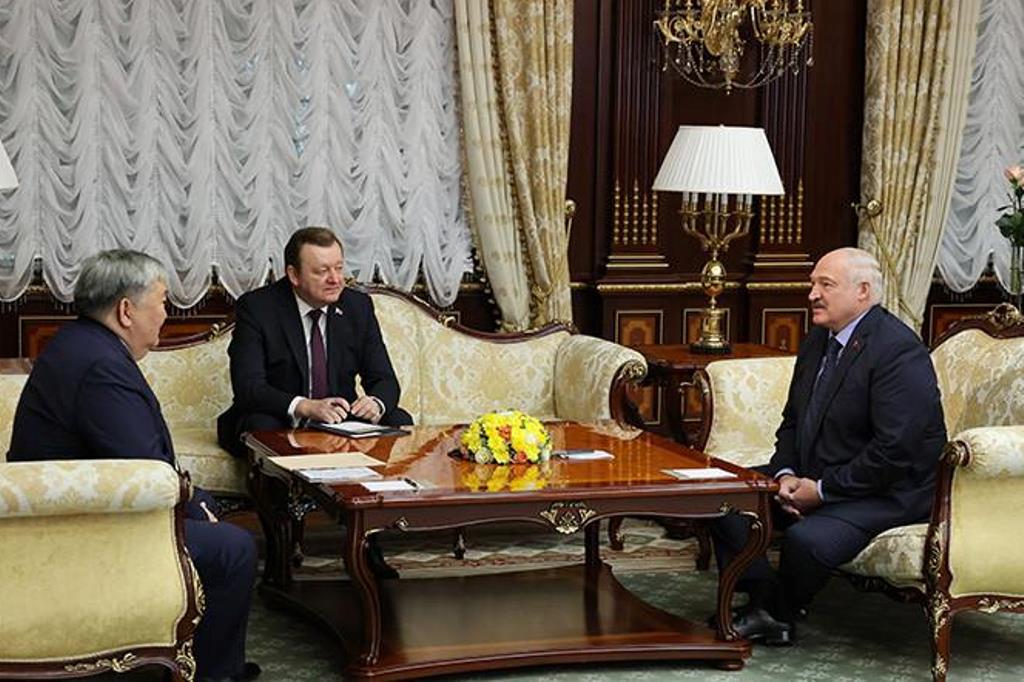 Александр Лукашенко предлагает наращивать товарооборот с Кыргызстаном и развивать совместные производства
