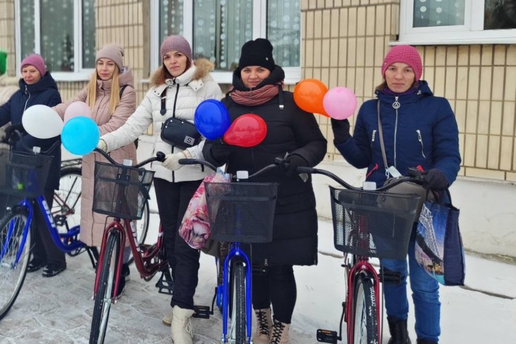 Новые велосипеды получили 75 социальных работников