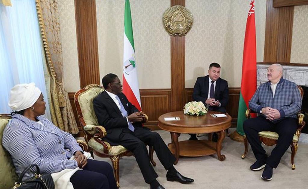 Александр Лукашенко лично проводил Президента Экваториальной Гвинеи в аэропорту Александр Лукашенко лично проводил Президента Экваториальной Гвинеи в аэропорту