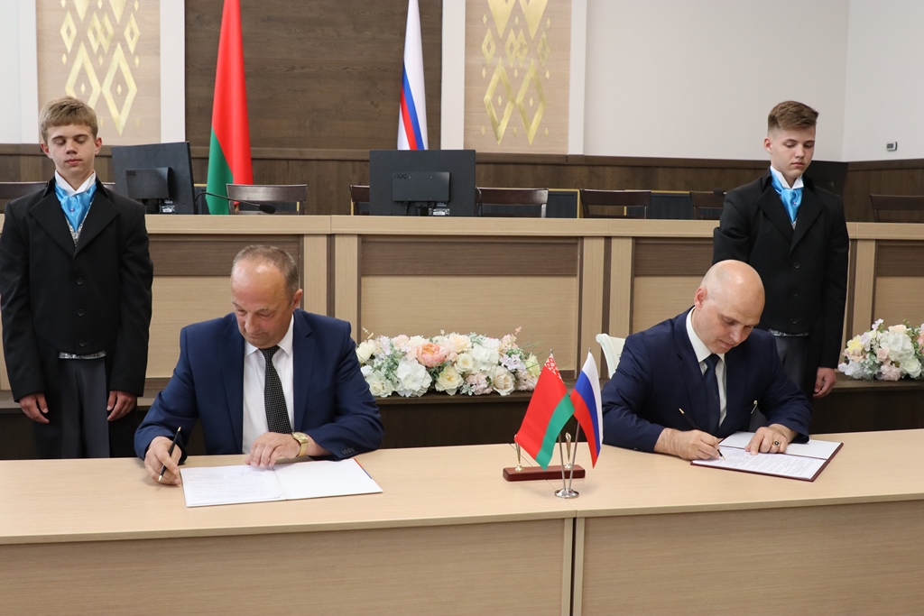 Договор о сотрудничестве Сморгони и Вязьмы подписан