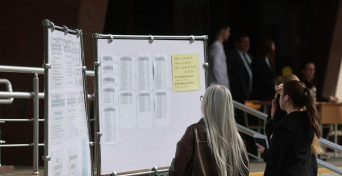 ЦТ по второму профильному предмету сегодня планируют сдавать около 32,7 тысячи абитуриентов