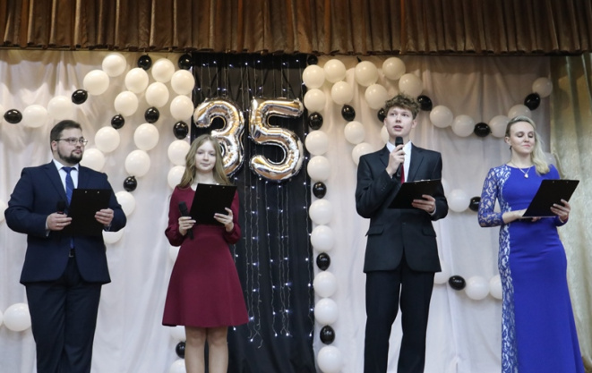 Юбилейный «лайк»: как СШ №6 отметила 35-летие 