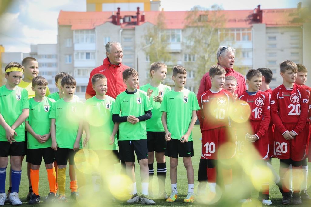 В Сморгони стартовал международный футбольный турнир "Smorgon bear"