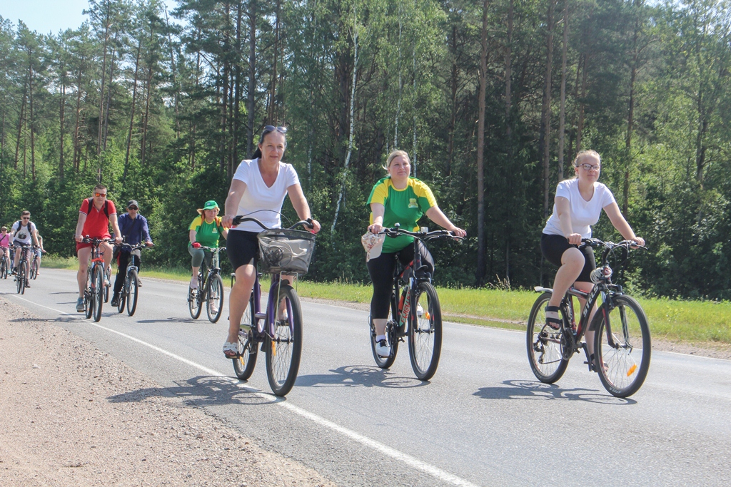 В Сморгони прошёл велопробег ко дню молодёжи (+Видео)