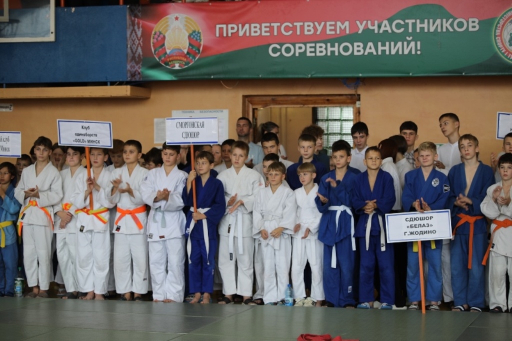 В Сморгони проходит республиканский турнир по дзюдо памяти Раиса Дощанова