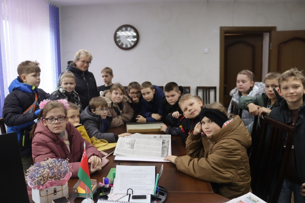 Путешествие в мир журналистики: ребята из школьного лагеря посетили редакцию газеты «Светлы шлях»