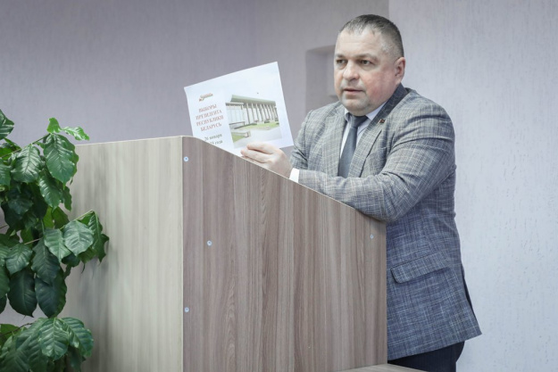 Депутат областного Совета депутатов Дмитрий Станкевич встретился с работниками налоговой инспекции. Тема беседы – выборы – 2025, но и не только 