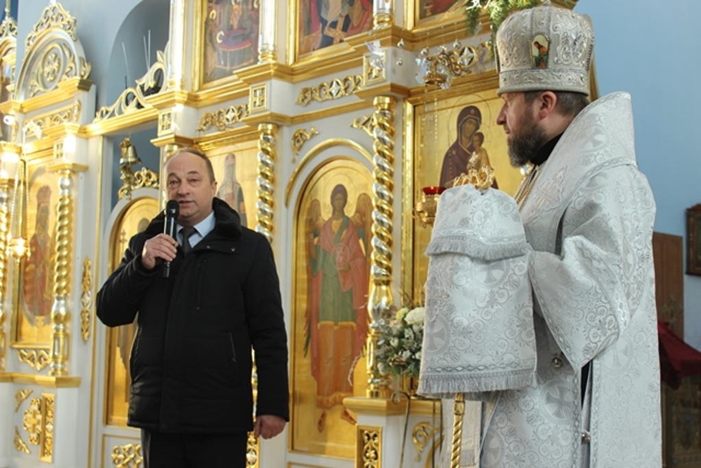 Владыка Порфирий провел Божественную Литургию в храме Преображения Господня