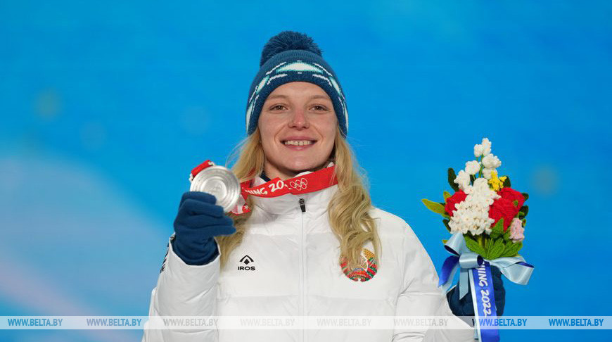 Белорусской фристайлистке Анне Гуськовой вручена серебряная медаль ОИ-2022