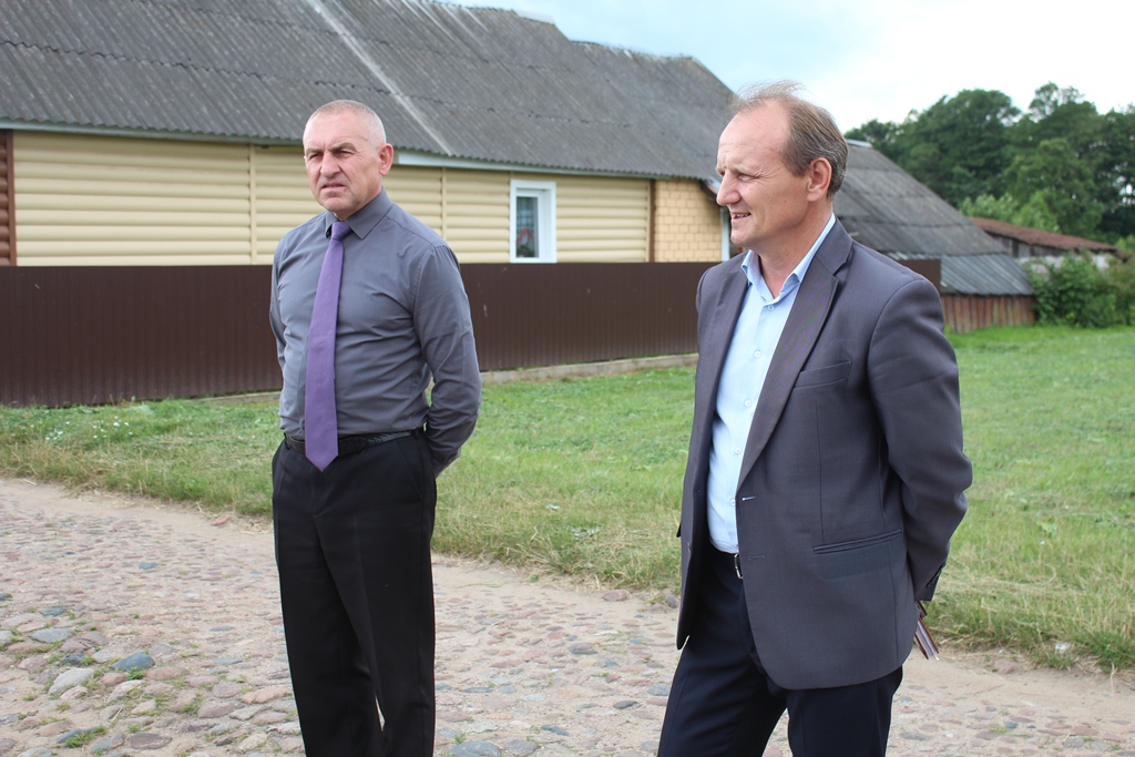 Заместитель председателя райисполкома Игорь Счастный встретился с жителями деревни Свиридовичи