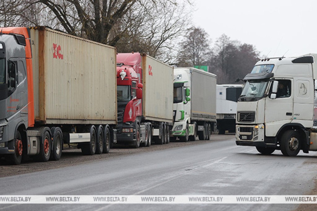ГПК: очереди фур на въезд в ЕС с территории Беларуси продолжают увеличиваться ГПК: очереди фур на въезд в ЕС с территории Беларуси продолжают увеличиваться