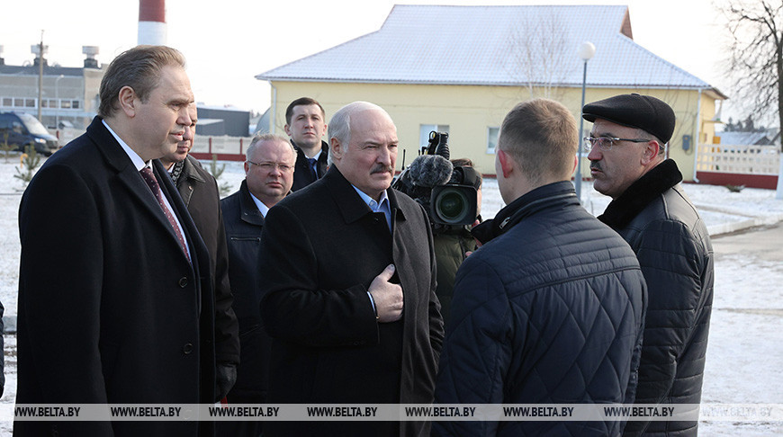 Александр Лукашенко посещает Гродненскую область, его ждут на "Молочном мире"