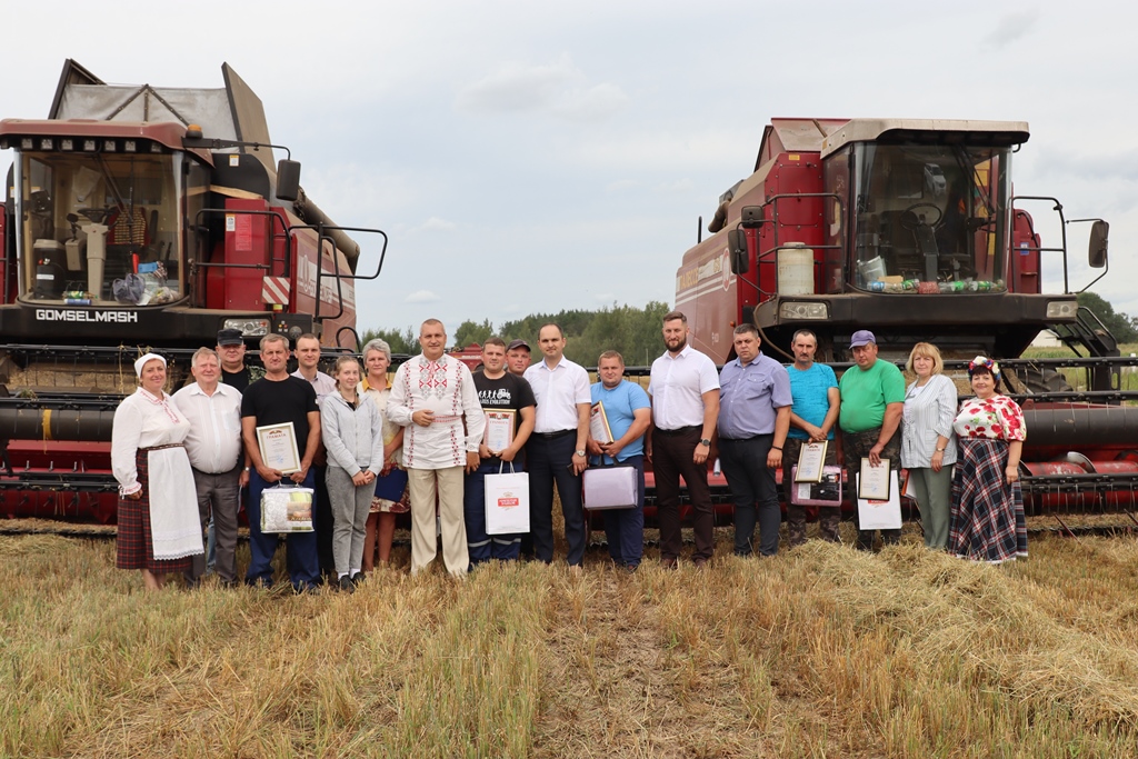 Уборка зерновых культур на Сморгонщине достигла финиша