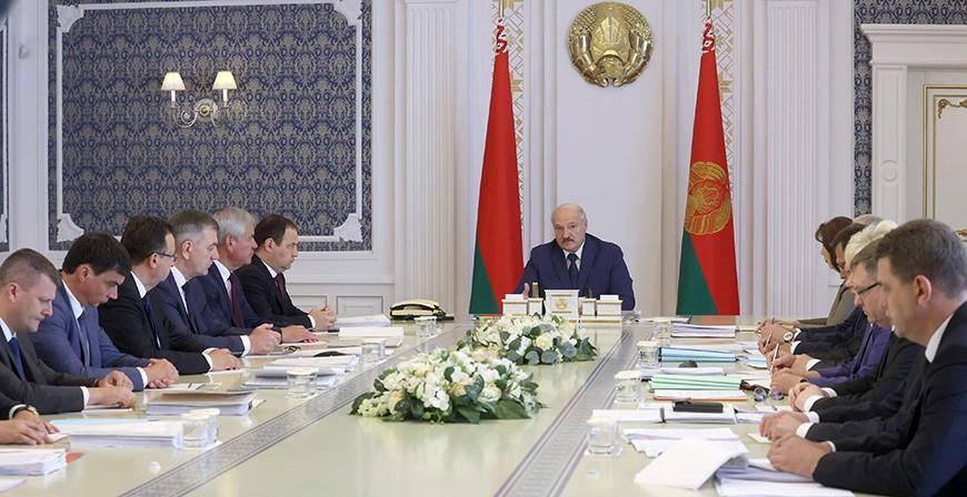 От ядерной безопасности до наращивания экспорта - Александр Лукашенко собрал совещание с руководством Совмина