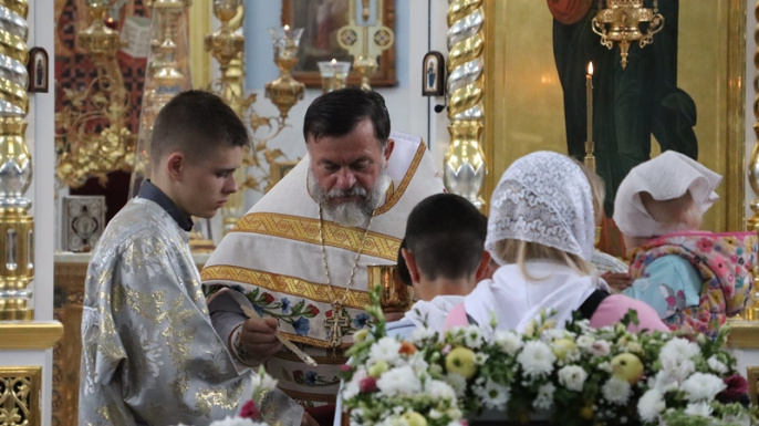 В соборе Преображения Господня прошла особая духовная служба за успехи в учебе, а также за благополучие учащихся