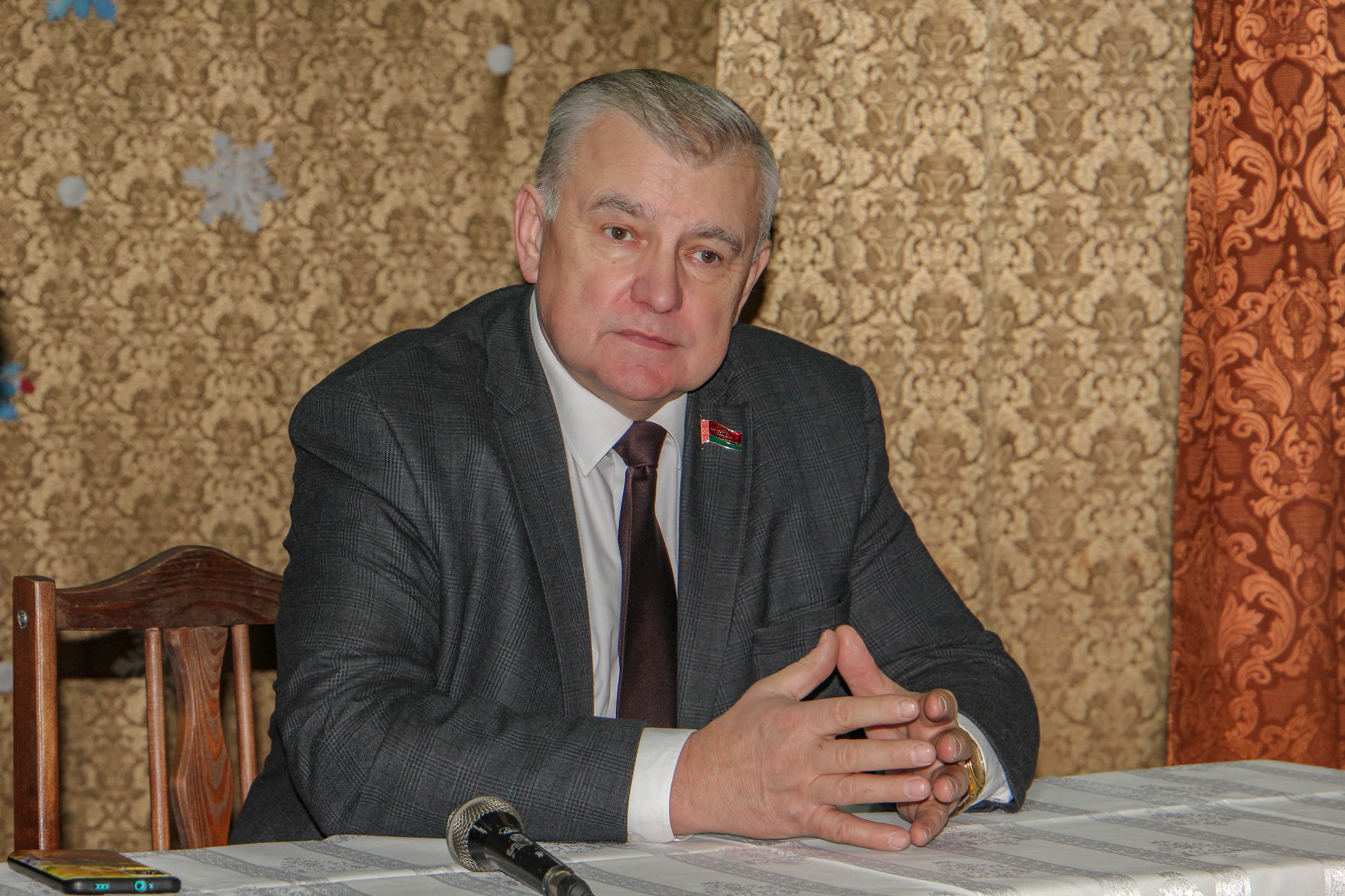 Виктор Свилло встретился с работниками Сморгонского государственного колледжа