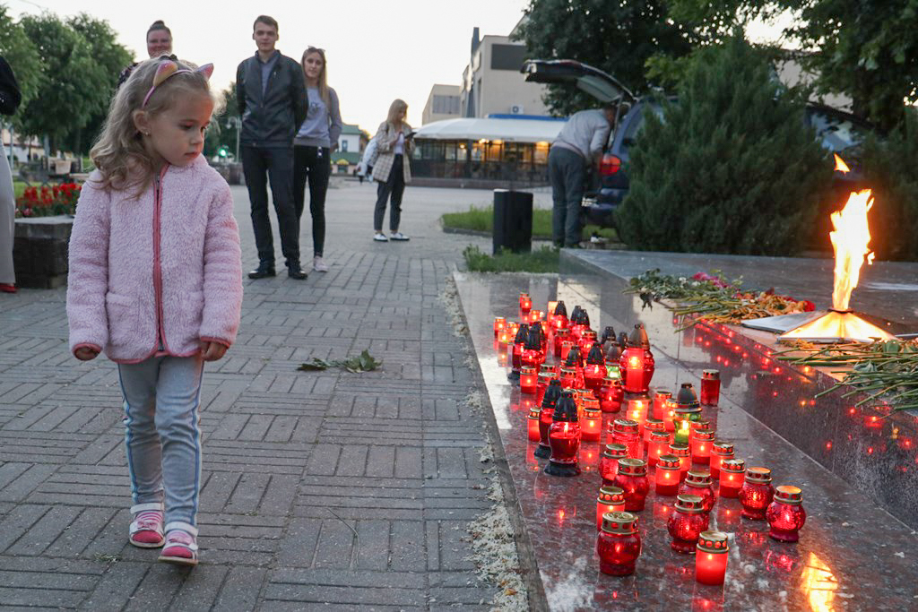 Молодёжная акция «Зажжём свечу памяти» прошла в Сморгони 