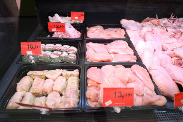«Мясо есть!» – в микрорайоне Корени развеяли миф о дефиците мясной продукции