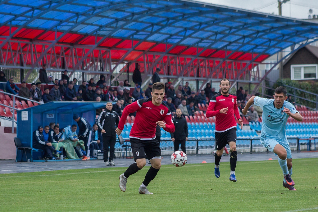 ФК «Сморгонь», играя в большинстве, на домашнем стадионе крупно уступил брестскому «Руху»
