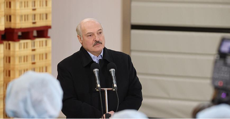 Александр Лукашенко о "Молочном мире": для меня посещение таких предприятий если не праздник, то воодушевление