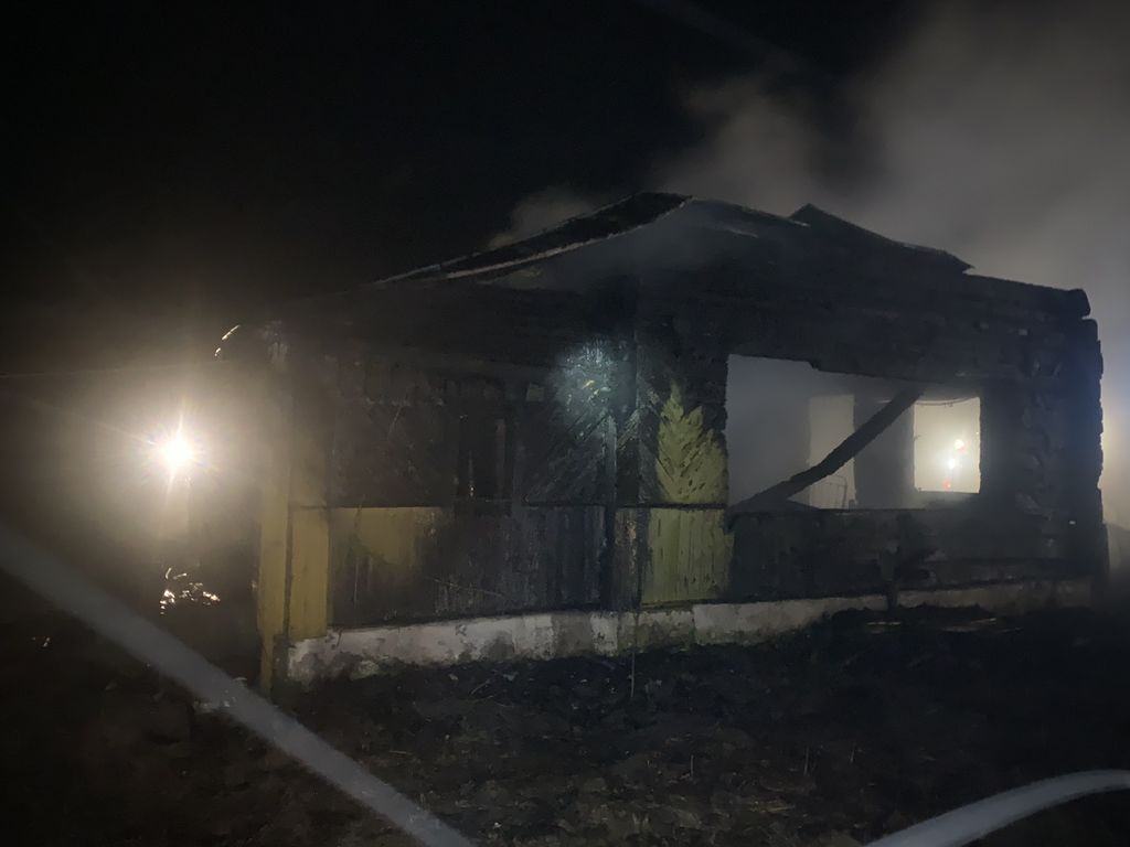 Ночью в Сморгонском районе горел жилой дом. Первые подробности случившегося