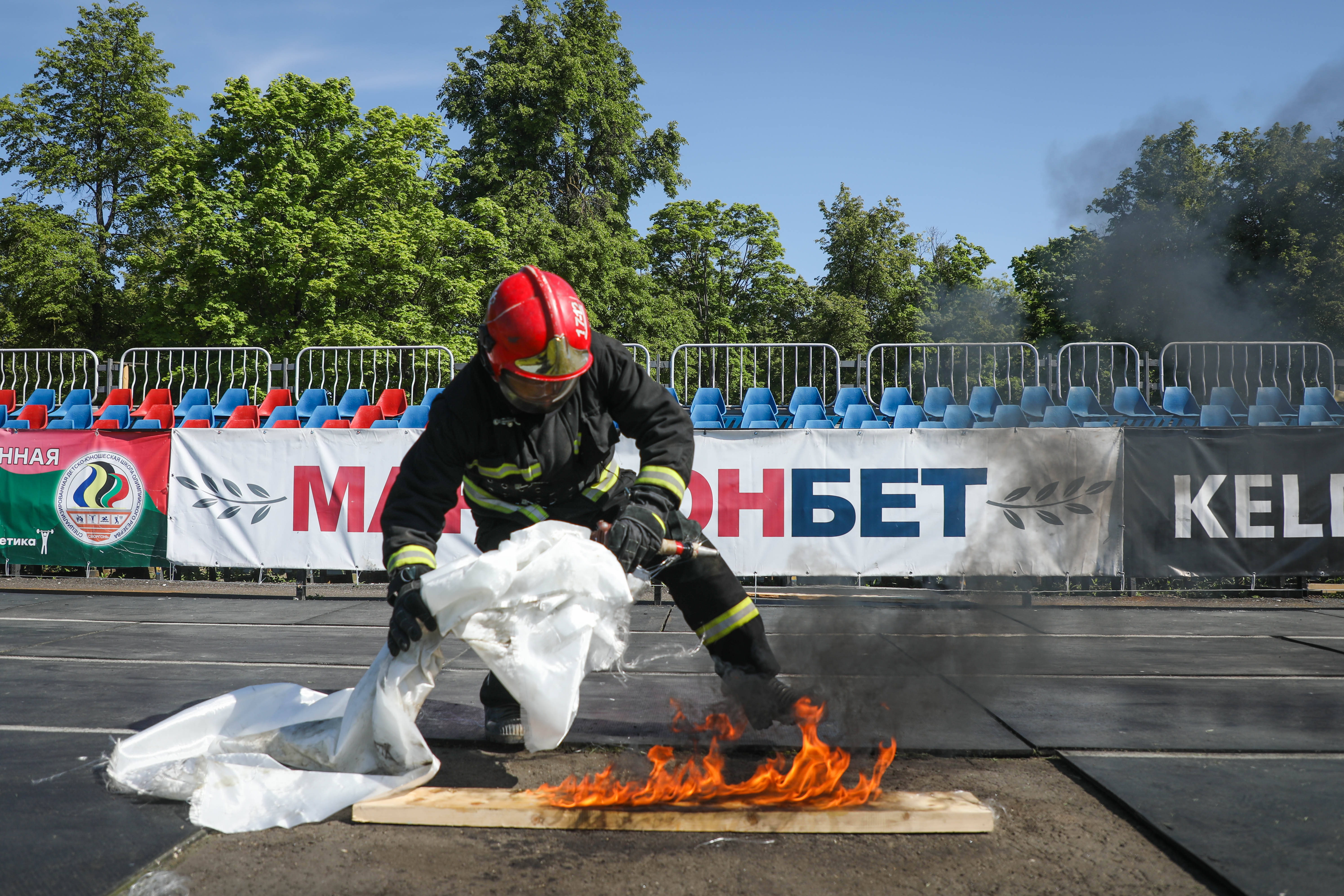 ФОТОФАКТ: В Сморгони проходят районные соревнования санитарных дружин и добровольных пожарных формирований